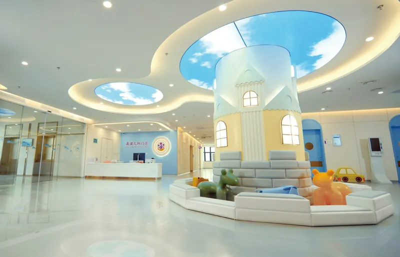 Foshan Fosun Chancheng Hospital-এর খালি শিশু বিভাগের অভ্যর্থনা ও অপেক্ষার স্থান